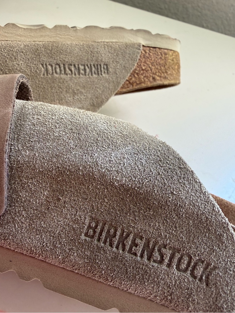 Birkenstock Kyoto Women size 7 Suede Crossover Sandals in Beige - Picture 5 of 5